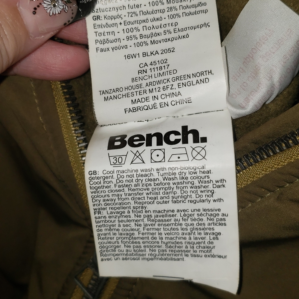 BENCH Warm Winter Jacket faux fur hood - Picture 10 of 11